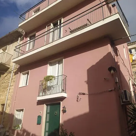 別荘 Il Terrazzo Dei Nonni モーディカ